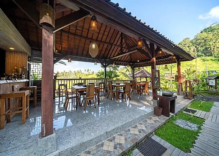 Medukuh Point Hill Hotel Wisma Kerta